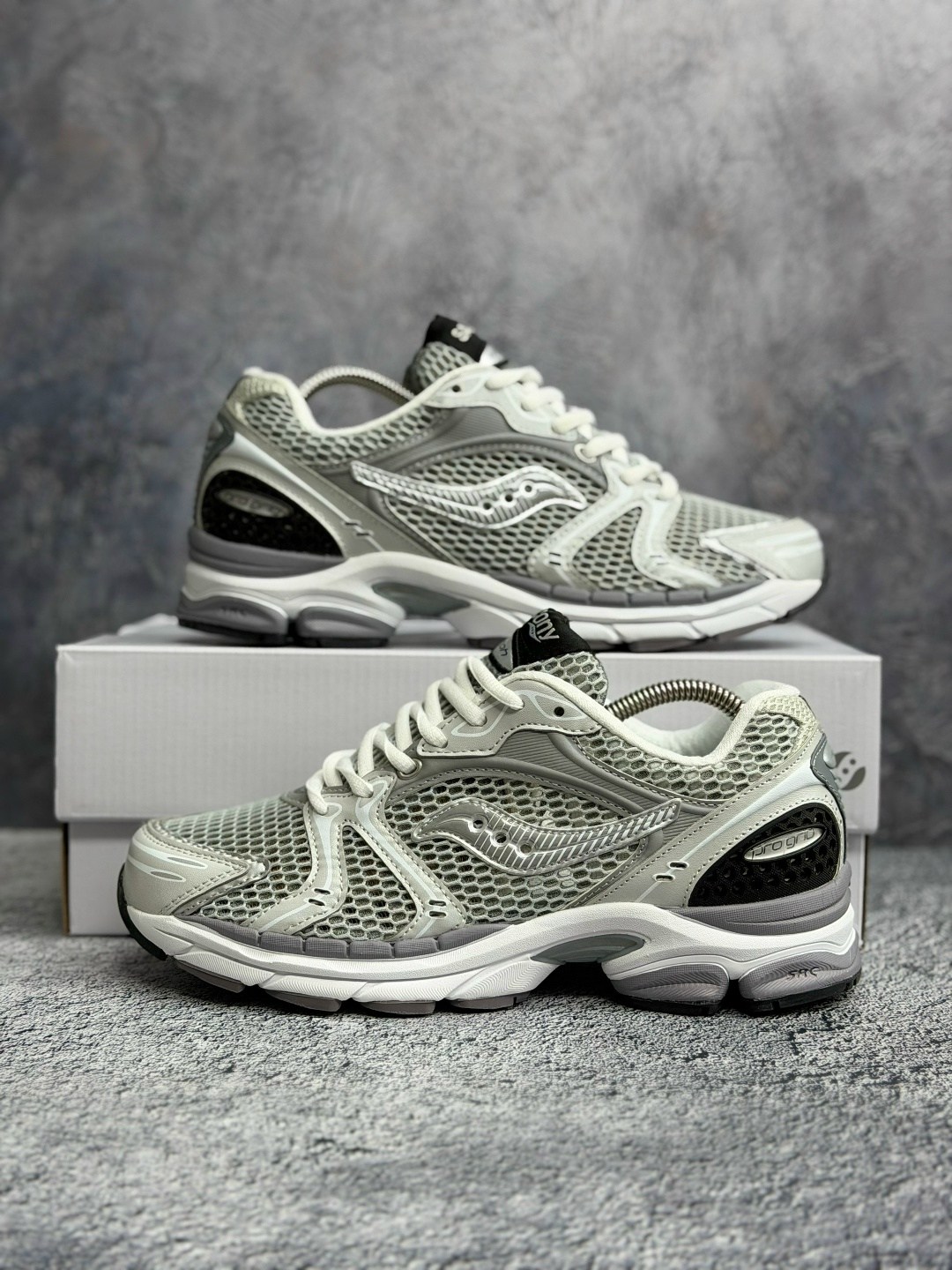 saucony progrid triumph 4,кроссовки saucony progrid triumph 4,кроссовки saucony,кроссовки,повседневные кроссовки