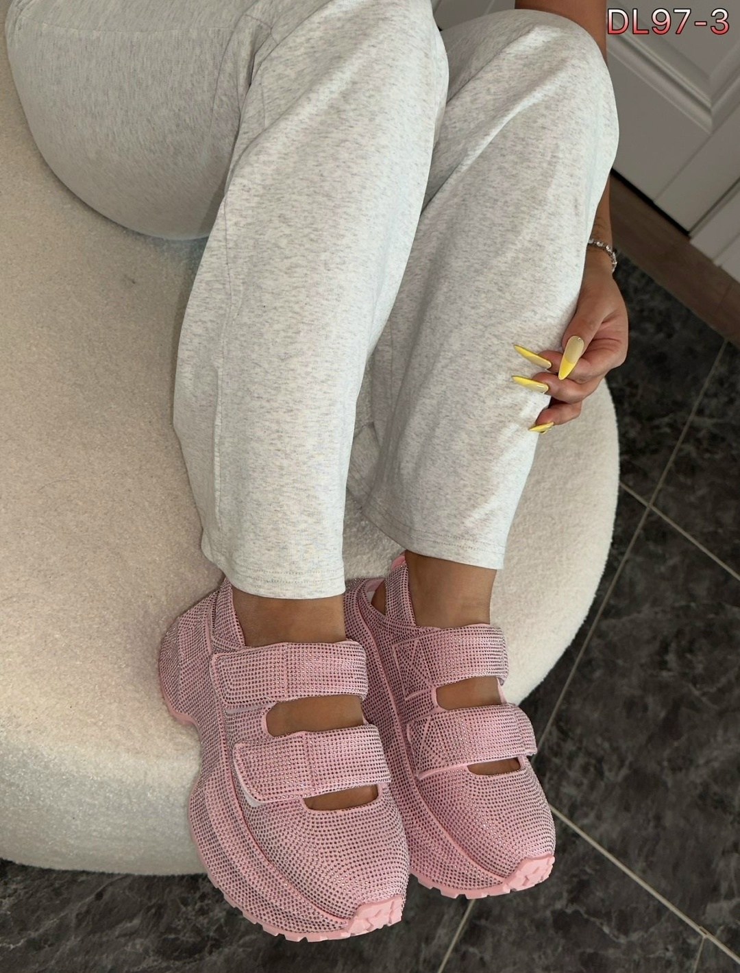 ,кроссовки balenciaga женские,кроссовки женскиe,кроссовки balenciaga черные женские блестящие,женские кроссовки balenciaga блестящие со стразами