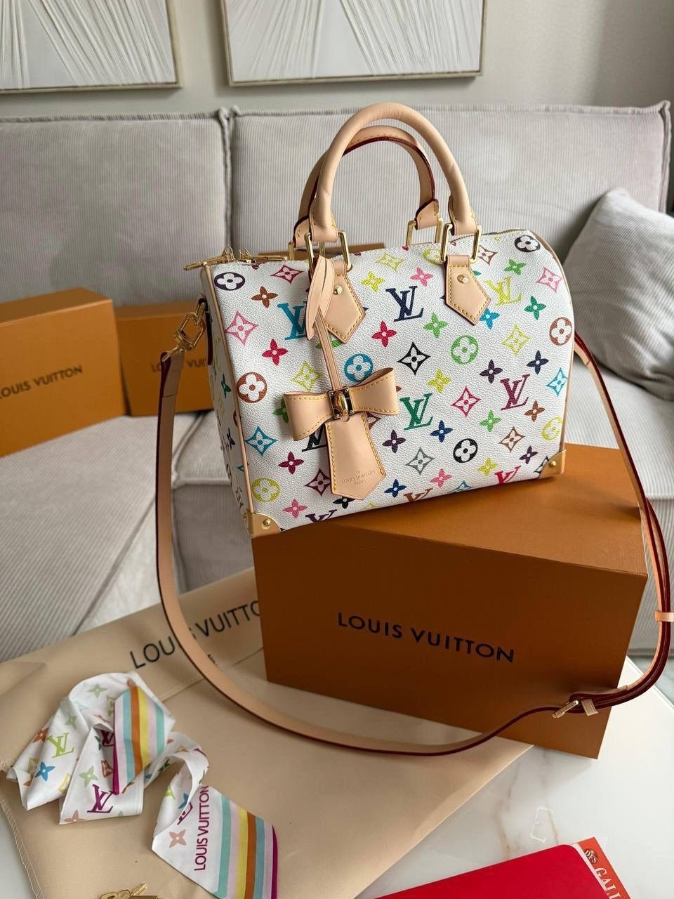 сумки луи виттон мультиколор,луи виттон мультиколор сумка белая,louis vuitton speedy,белая сумка луи виттон,сумки луи виттон