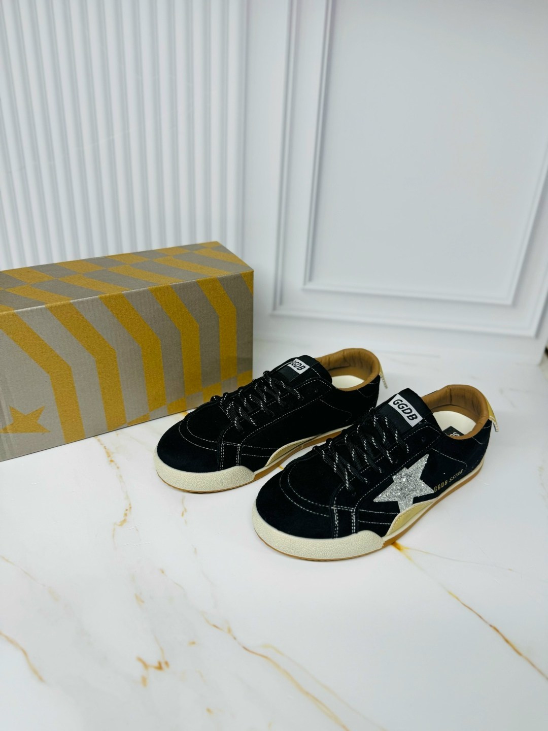 ,кроссовки golden goose,кроссовки женскиe,замшевые кроссовки,повседневная