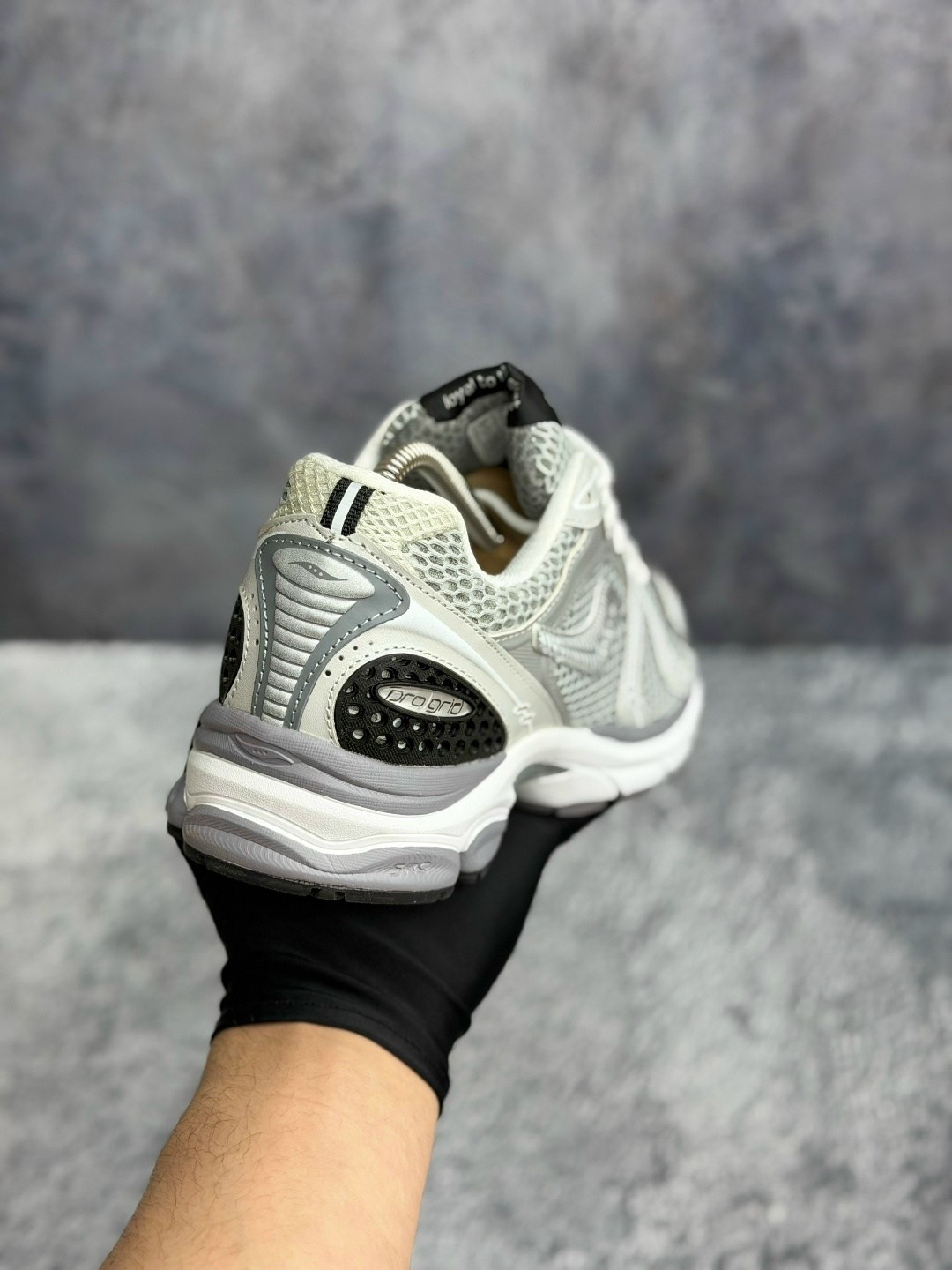 saucony progrid triumph 4,кроссовки saucony progrid triumph 4,кроссовки saucony,кроссовки,повседневные кроссовки