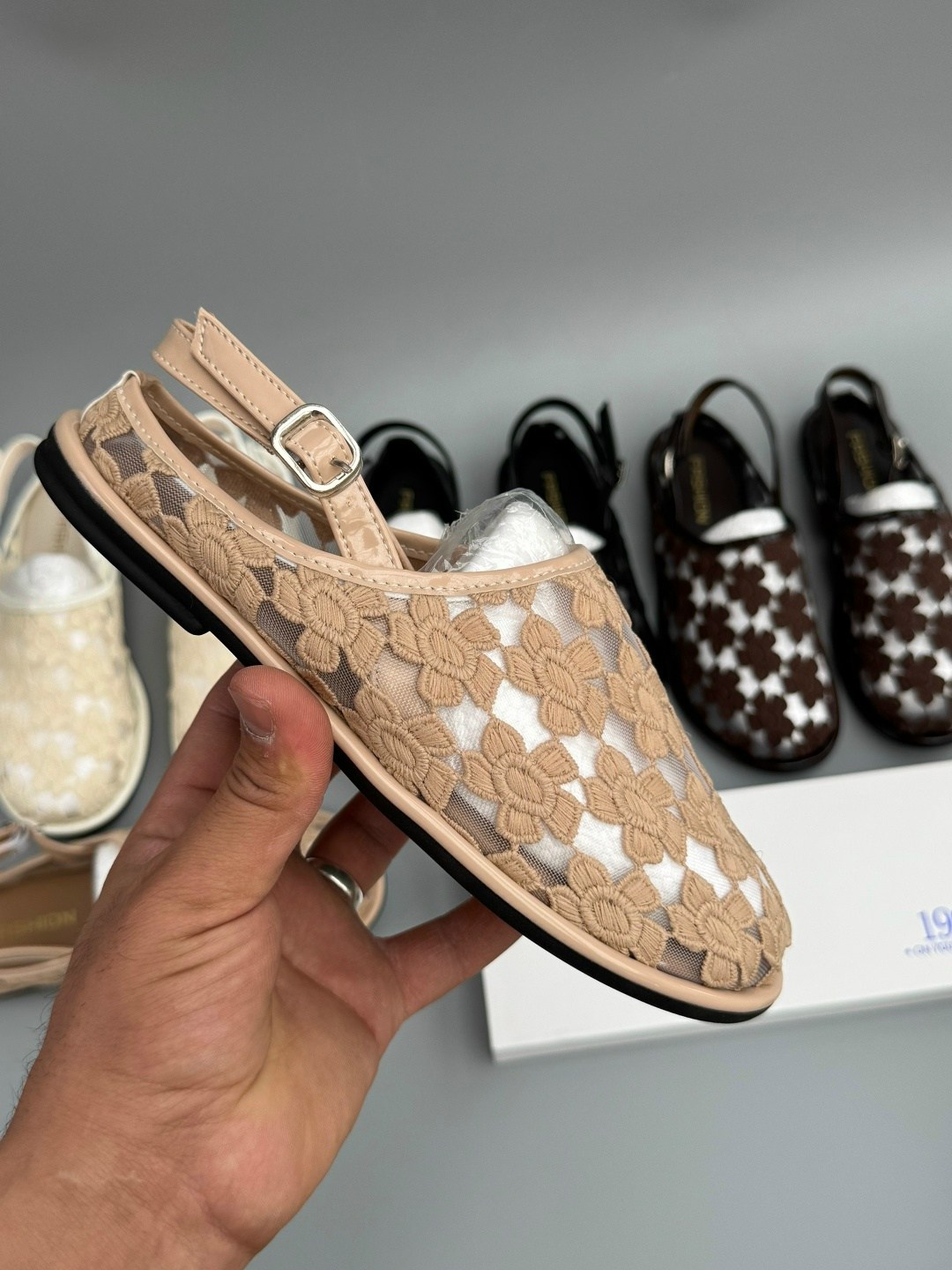 ,мюли louis vuitton,шлепанцы женские louis vuitton,сабо louis vuitton,тапочки гуччи коричневые