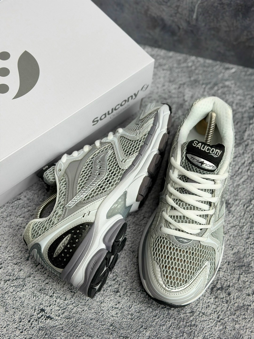 saucony progrid triumph 4,кроссовки saucony progrid triumph 4,кроссовки saucony,кроссовки,повседневные кроссовки