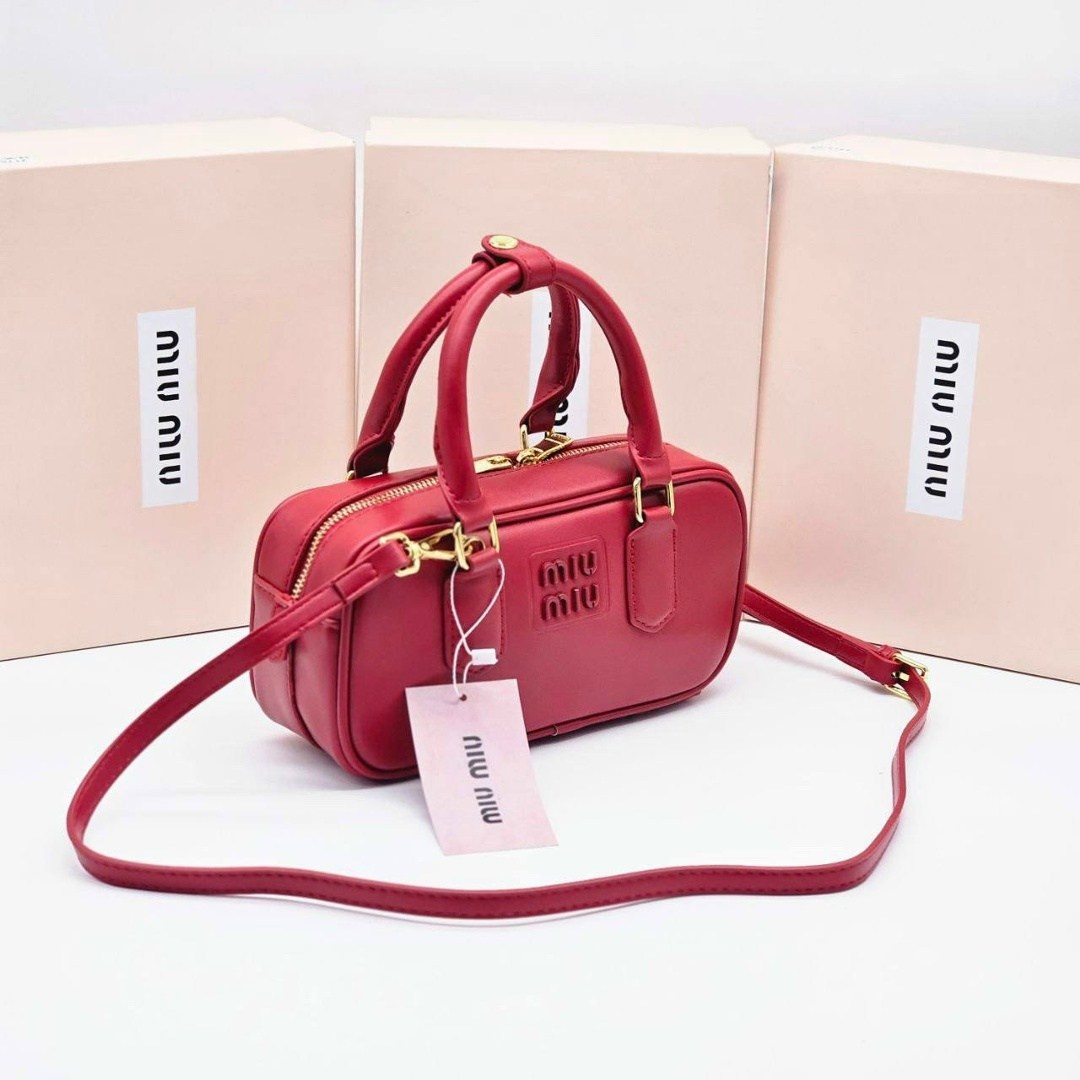 женская кожаная сумка miu miu arcadie mini коричневая,женская сумка miu miu,сумка miu miu на короткой ручке,miu miu сумка,сумки кросс боди женские