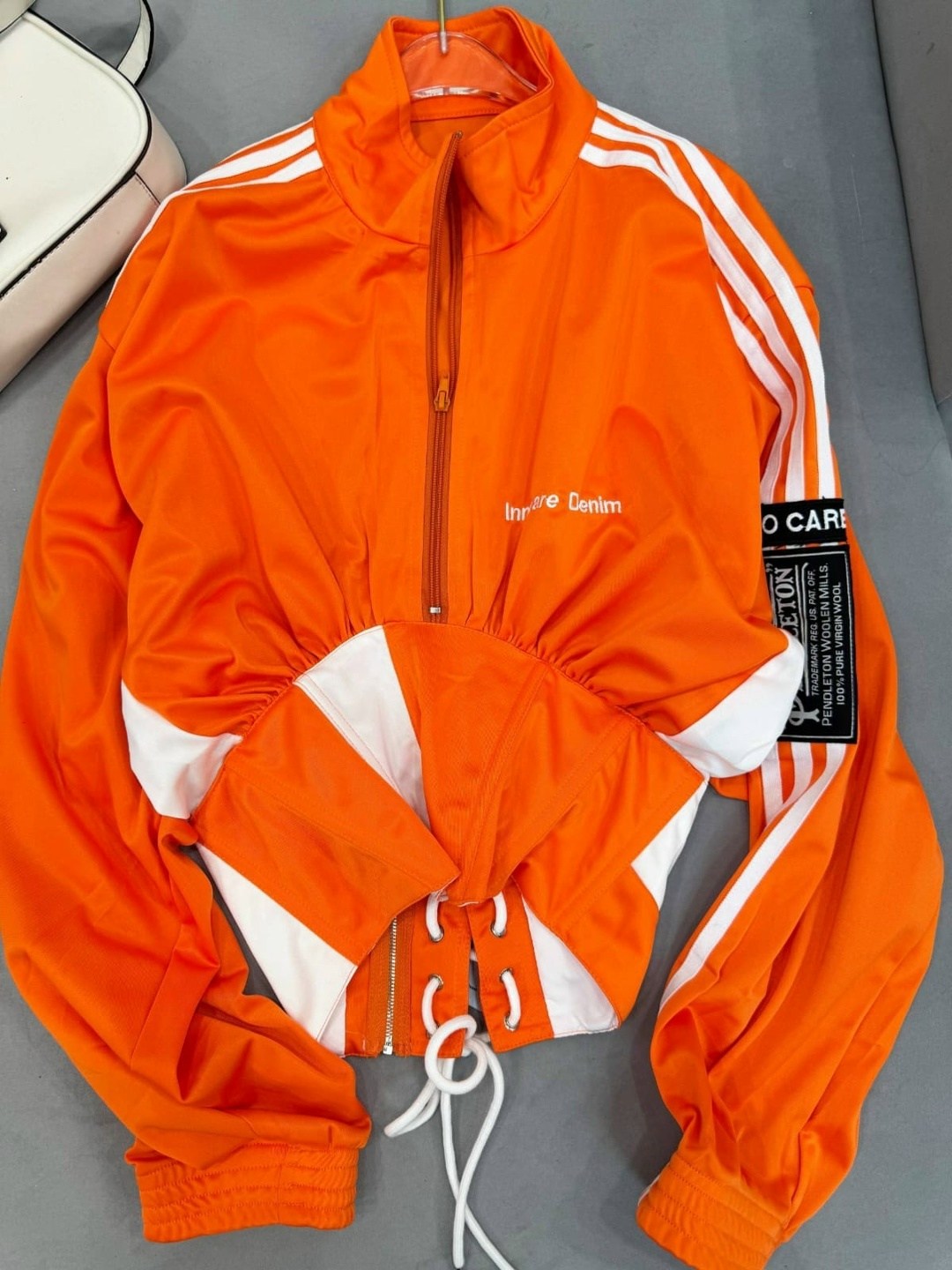 оранжевая куртка адидас,adidas original,adidas originals adidas,спортивная куртка,ветровка адидас оригинал sst