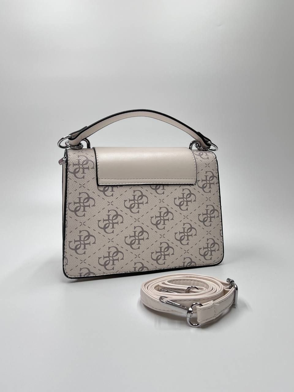 сумка guess,сумка женская guess,сумка на плечо guess,сумка guess белая,сумка guess кросс боди