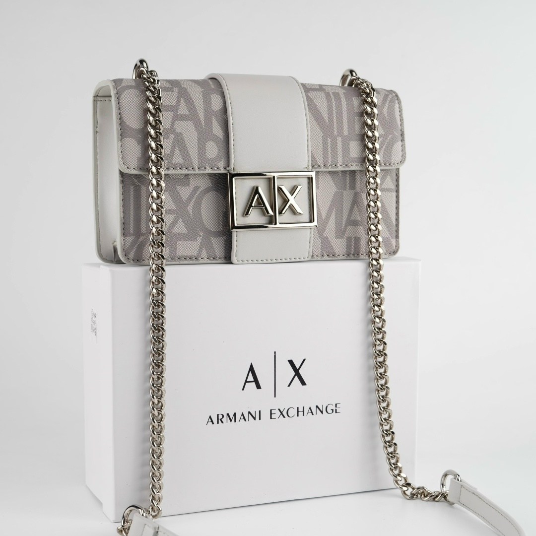 сумка armani exchange,сумка через плечо с логотипом armani exchange,сумки через плечо armani exchange,сумка armani exchange сумка,сумочка armani exchange