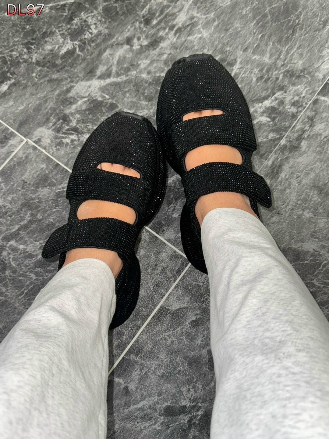 ,кроссовки balenciaga женские,кроссовки женскиe,кроссовки balenciaga черные женские блестящие,женские кроссовки balenciaga блестящие со стразами