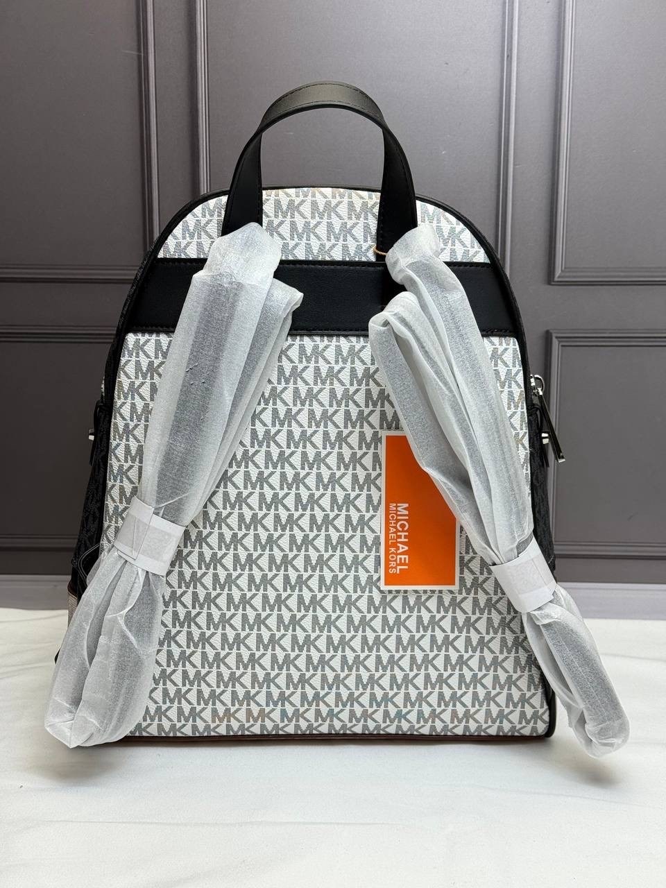 рюкзак michael kors,рюкзак женский michael kors,женский рюкзак michael kors коричневый с логотипами,рюкзаки женские michael kors рюкзак michael kors,michael kors рюкзак michael kors
