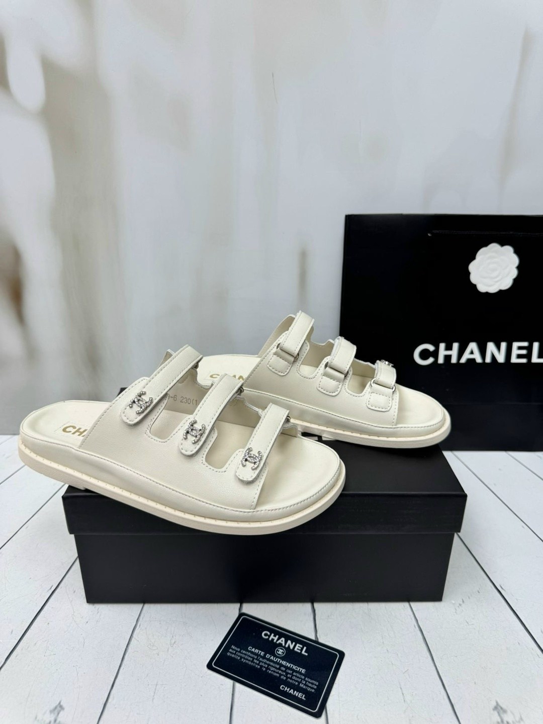сандалии chanel,шлепанцы chanel,босоножки chanel,сандалии шанель,босоножки шанель