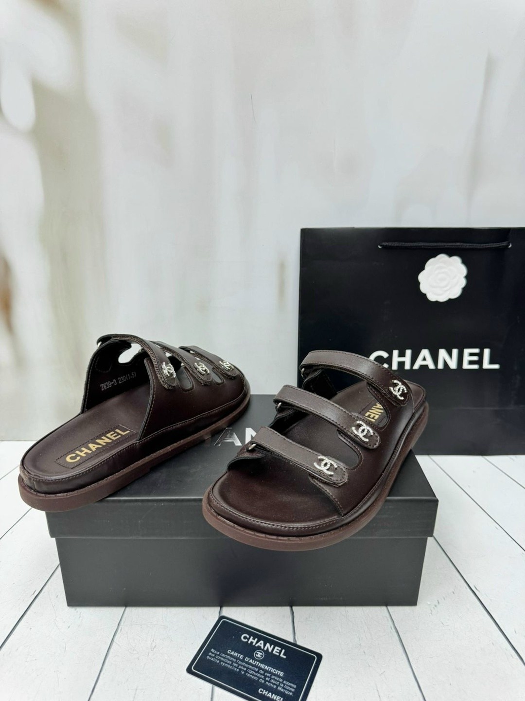 шлепанцы chanel,сандалии chanel,босоножки chanel,босоножки шанель на липучках,сандалии шанель