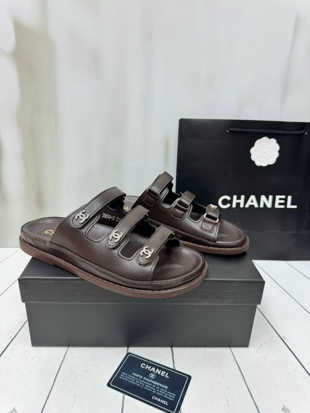 шлепанцы chanel,сандалии chanel,босоножки chanel,босоножки шанель на липучках,сандалии шанель