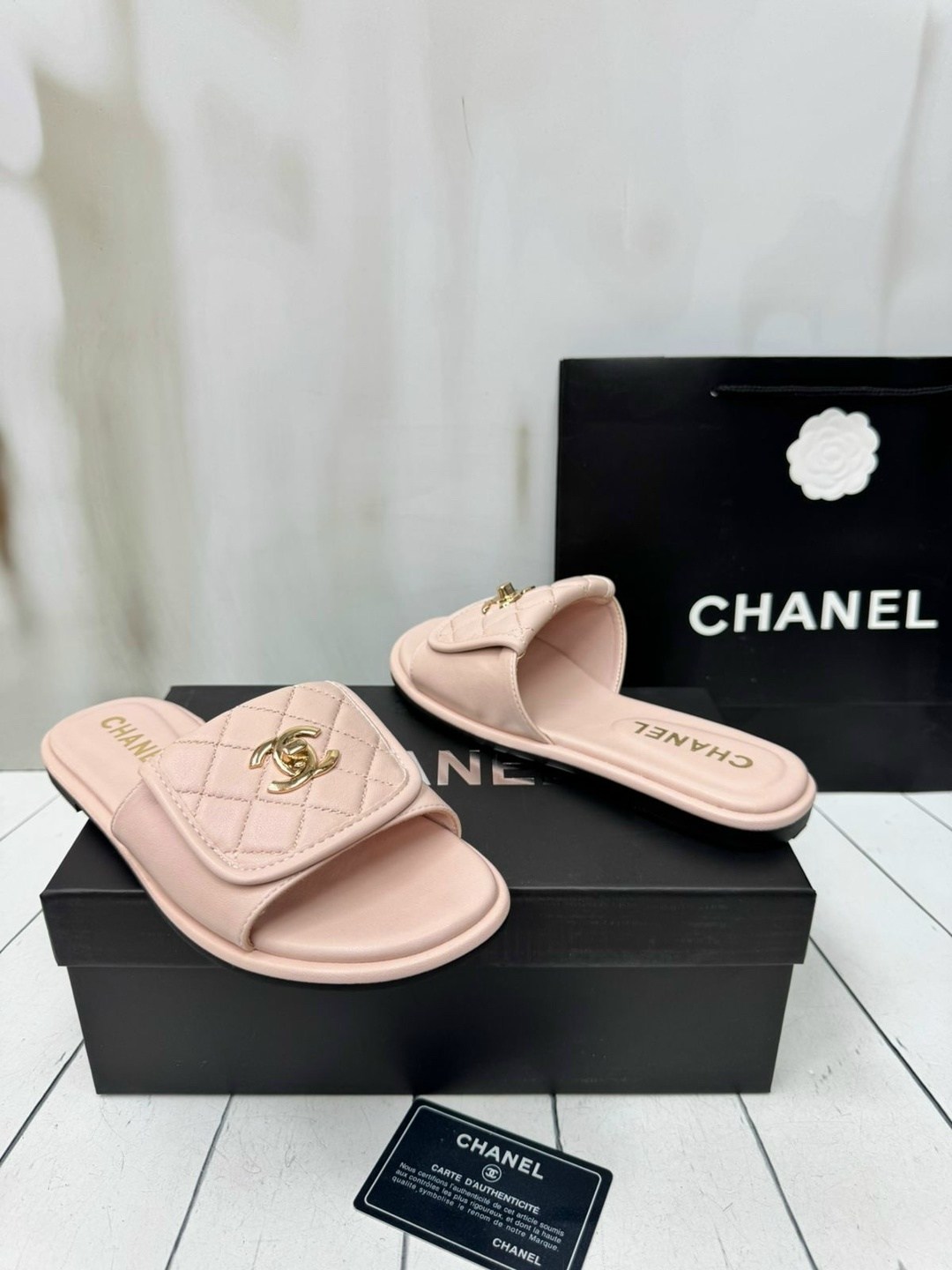 шлепанцы chanel,chanel шлепанцы женские,тапочки женские chanel,тапочки chanel,шлепанцы женские chanel a123581 розовые