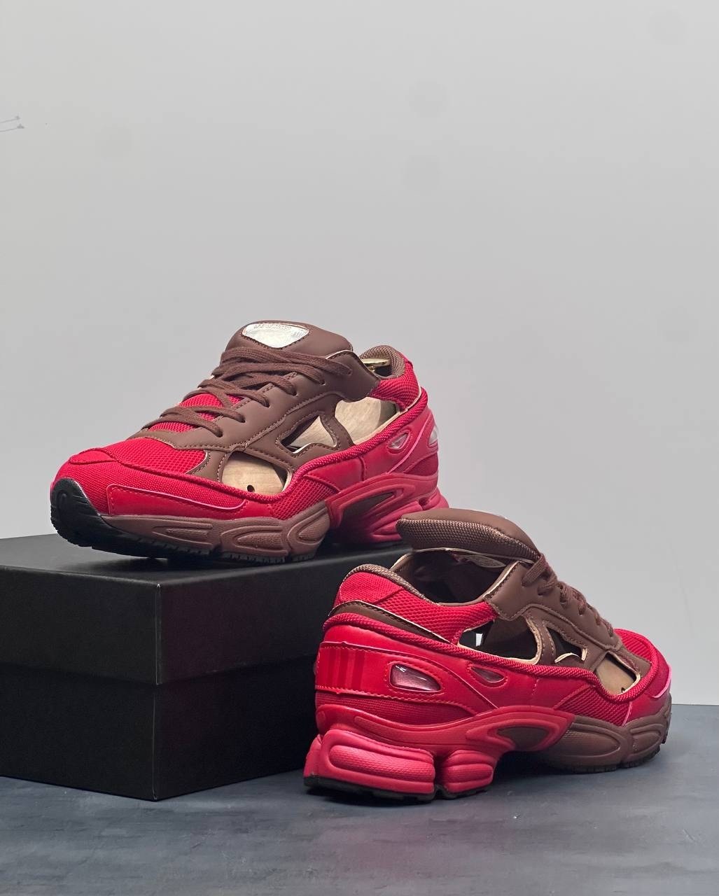 adidas x raf simons replicant ozweego,кроссовки adidas raf simons x replicant ozweego scarlet red,кроссовки adidas raf simons x replicant ozweego red limited edition pack,adidas x raf simons replicant