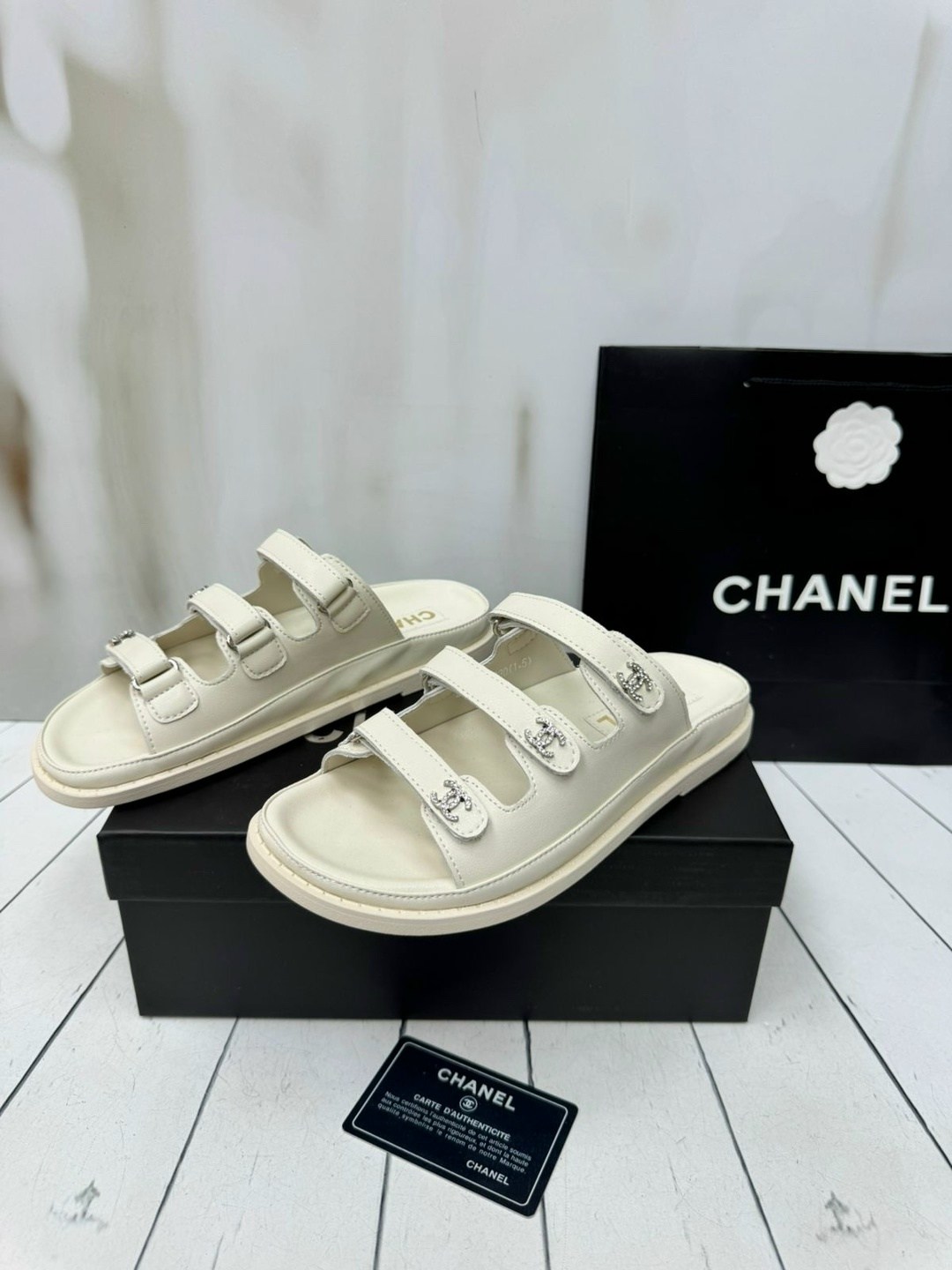 сандалии chanel,шлепанцы chanel,босоножки chanel,сандалии шанель,босоножки шанель