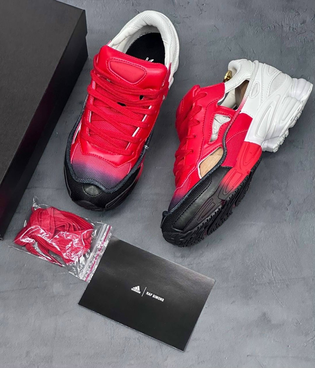 кроссовки adidas raf simons x ozweego replicant 'red halo blue',adidas x raf simons replicant ozweego,массивные кроссовки raf simons x ozweego replicant adidas красный,кроссовки raf simons x ozweego r