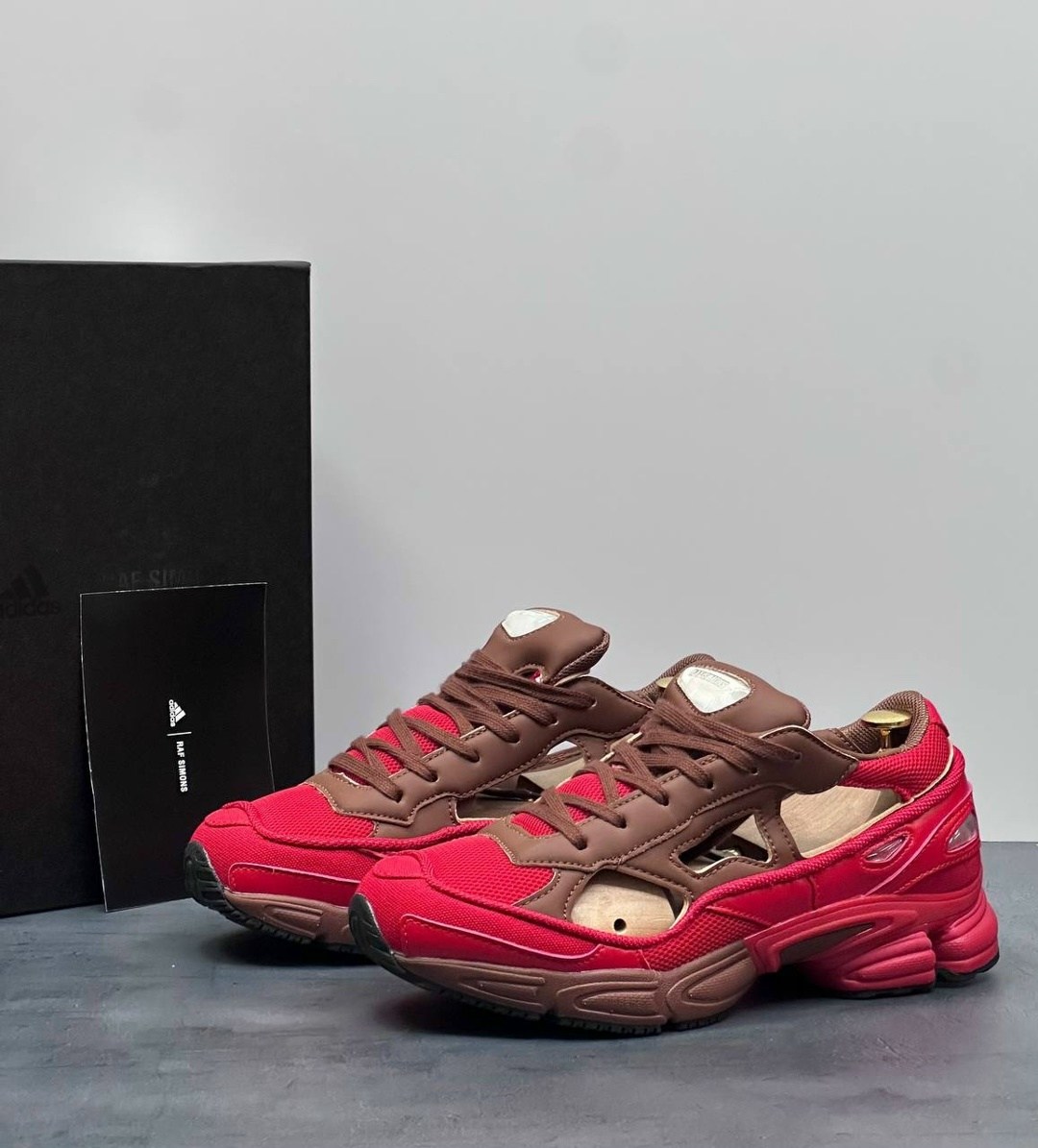 adidas x raf simons replicant ozweego,кроссовки adidas raf simons x replicant ozweego scarlet red,кроссовки adidas raf simons x replicant ozweego red limited edition pack,adidas x raf simons replicant