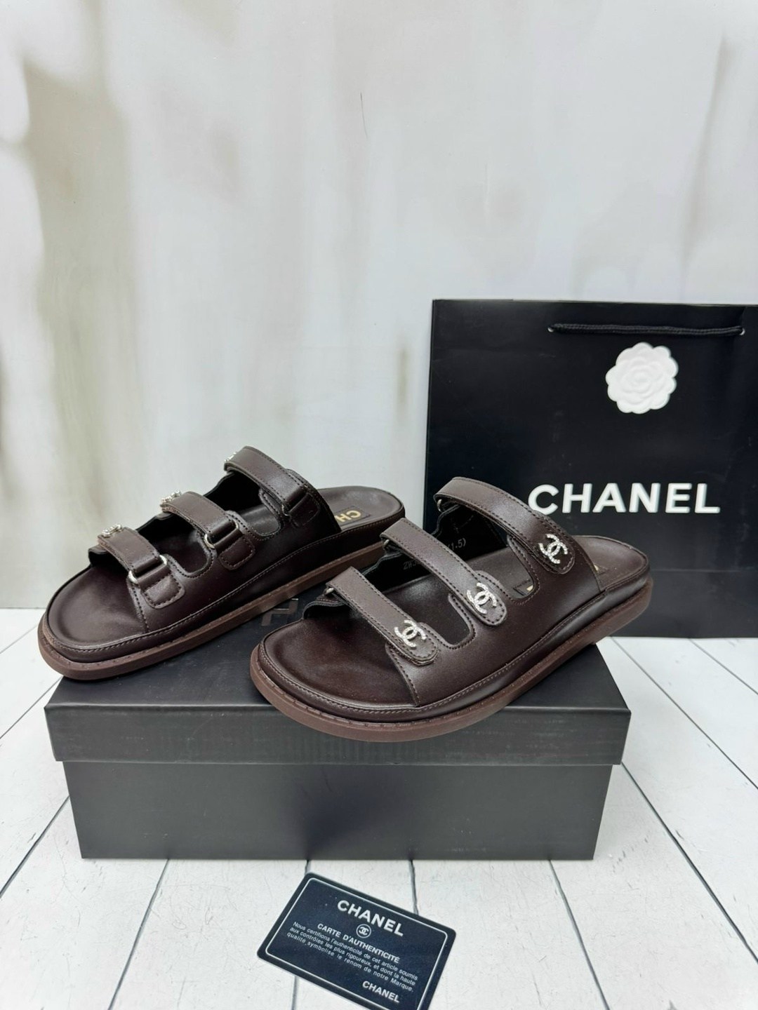 шлепанцы chanel,сандалии chanel,босоножки chanel,босоножки шанель на липучках,сандалии шанель