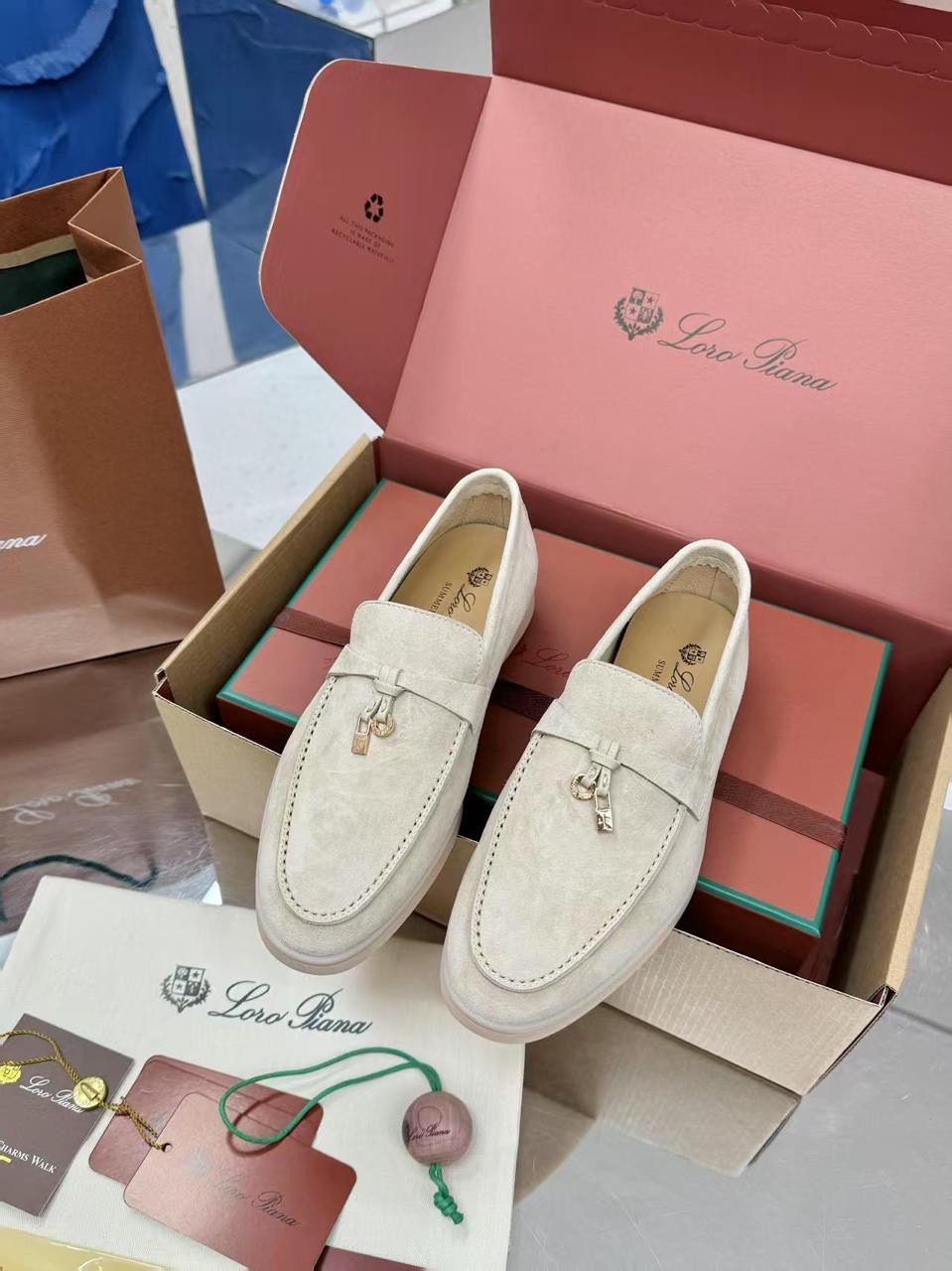 женские лоферы loro piana,,замшевые лоферы loro piana,лоферы loro piana,лоферы женские замшевые