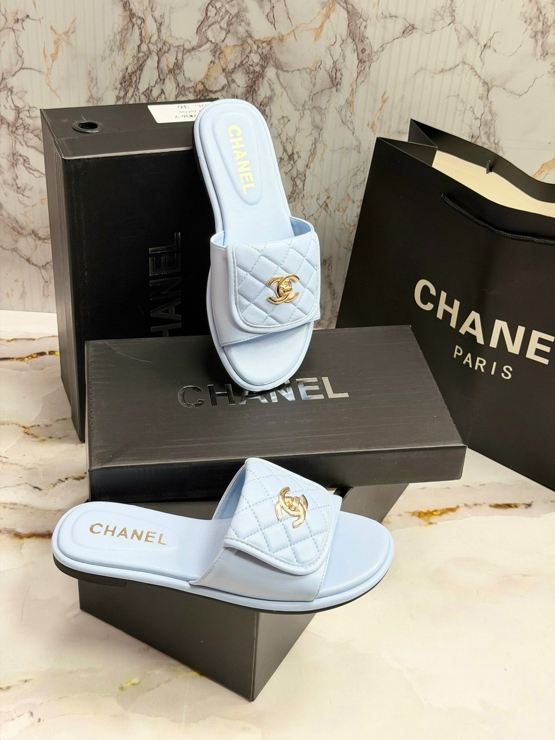 шлепанцы chanel,шлепки шанель,черные кожаные шлепки chanel,женские шлепанцы chanel,шлепанцы женские