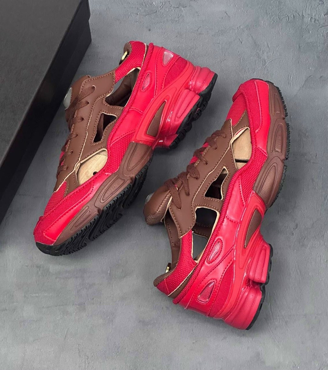 adidas x raf simons replicant ozweego,кроссовки adidas raf simons x replicant ozweego scarlet red,кроссовки adidas raf simons x replicant ozweego red limited edition pack,adidas x raf simons replicant