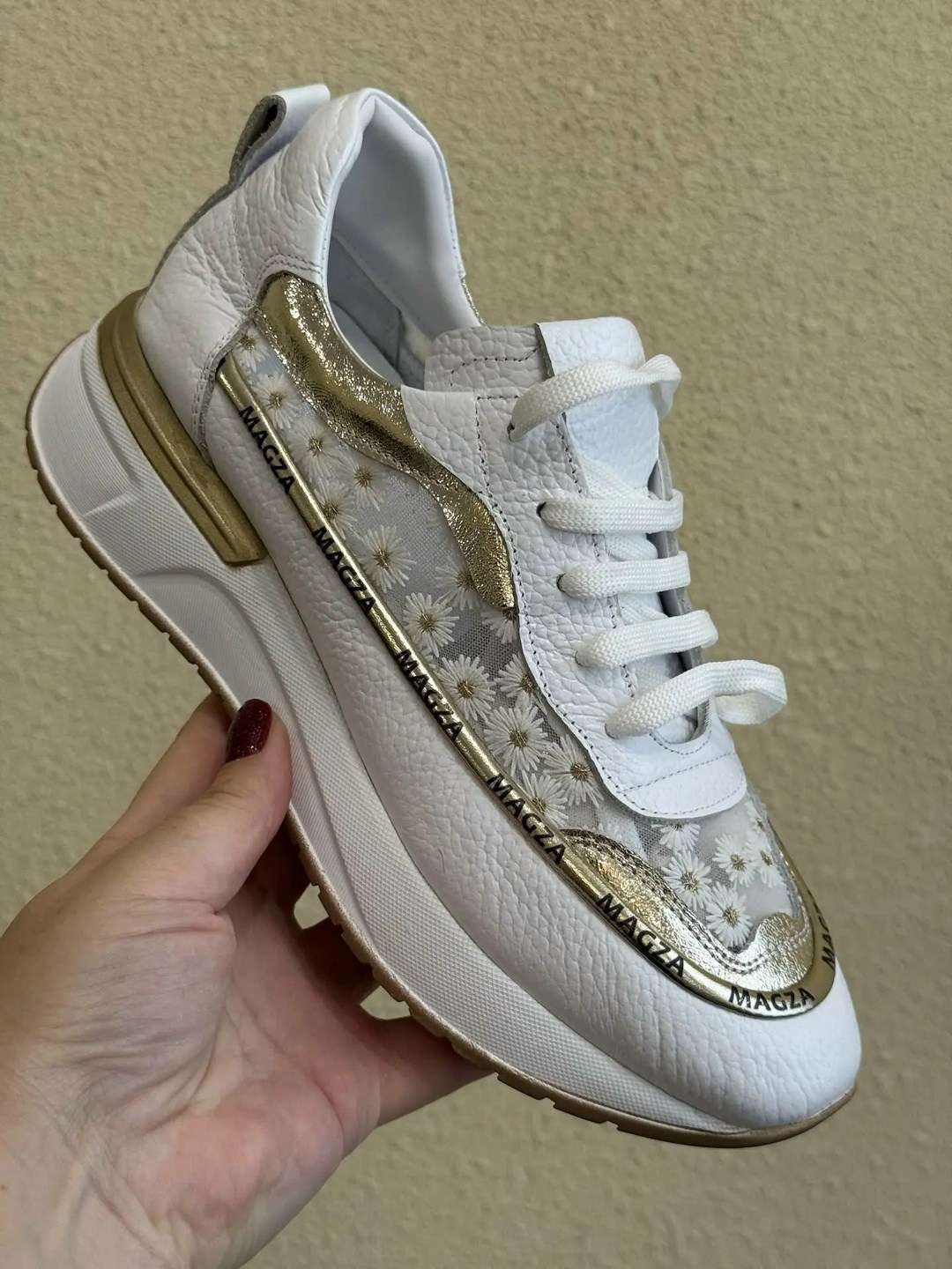 кроссовки brunello cucinelli,maison margiela retro runner,кроссовки женскиe,,замшевые кроссовки brunello cucinelli