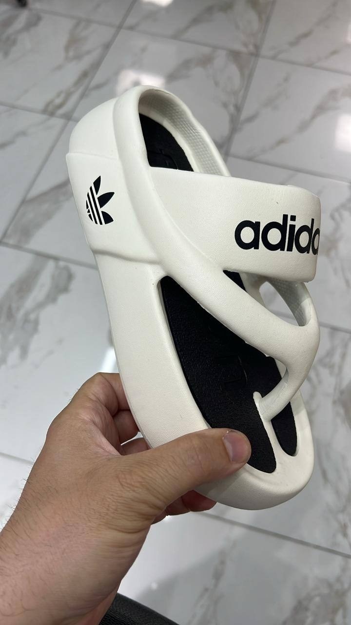шлепанцы adidas,сланцы adidas,adidas шлепки,шлепки адидас,тапочки adidas