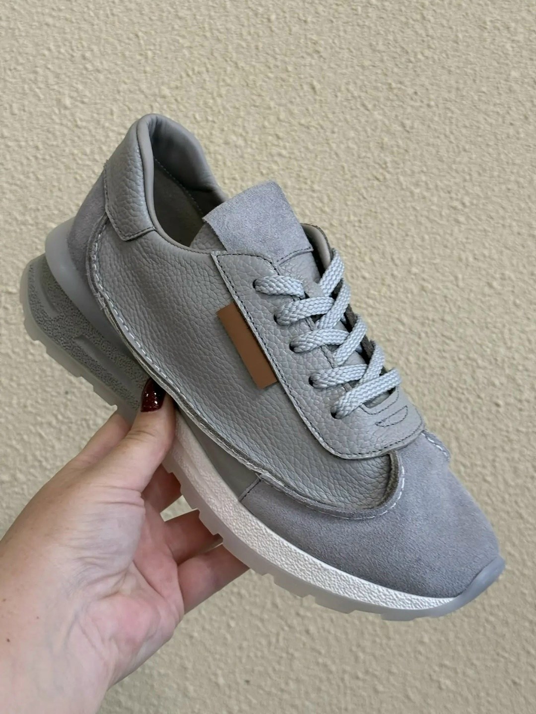 кроссовки brunello cucinelli,maison margiela retro runner,кроссовки женскиe,,замшевые кроссовки brunello cucinelli