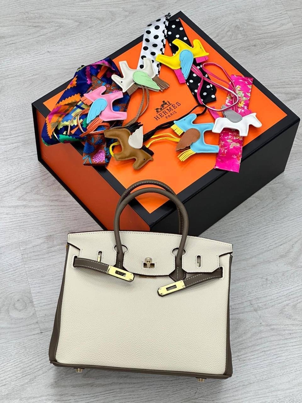женская сумка hermes,сумка hermes,сумка hermes натуральная кожа 30х25,hermes birkin сумка,сумка hermes birkin 30-22 из натуральной кожи и канвы