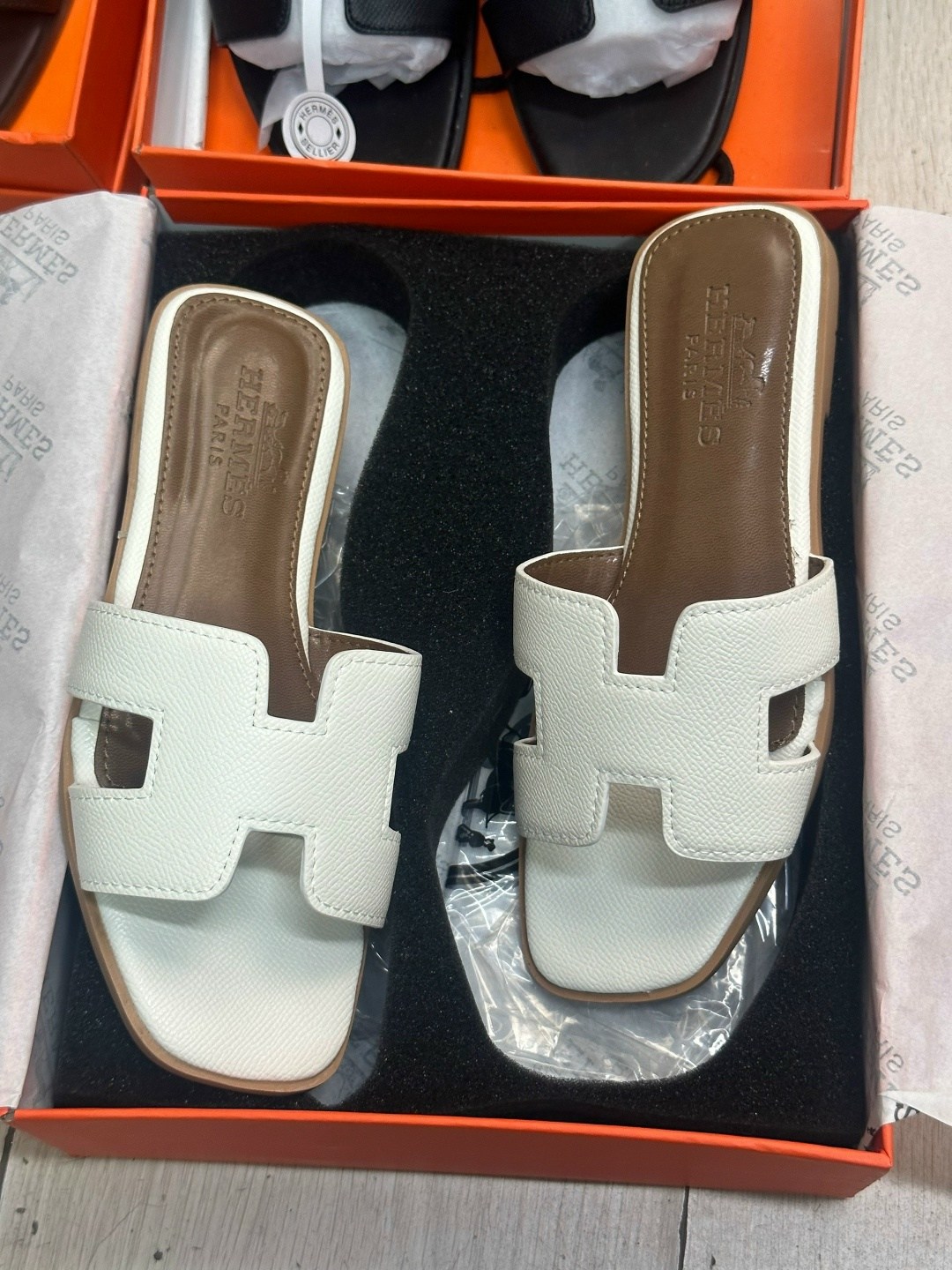 шлепанцы hermes,шлепки hermes,шлепки эрмес коричневые,тапочки hermes,