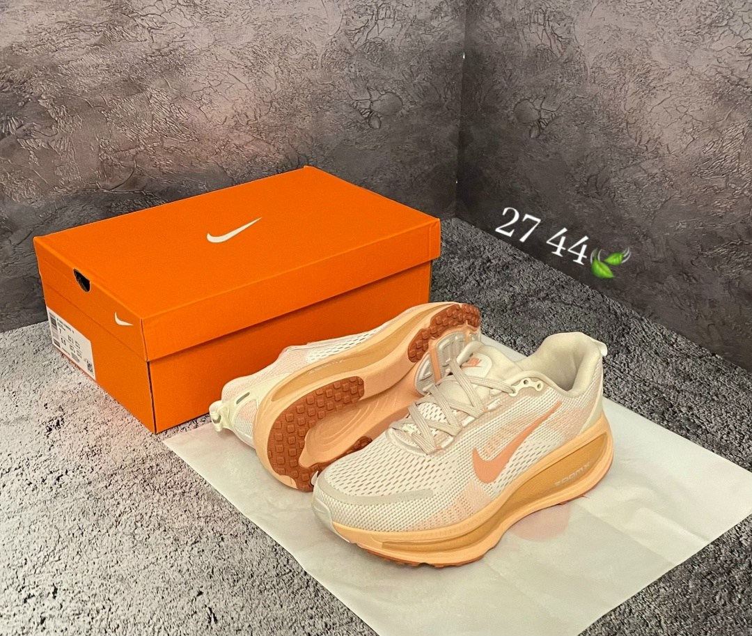 кроссовки,кроссовки nike,спортивная ,женские кроссовки,повседневные кроссовки