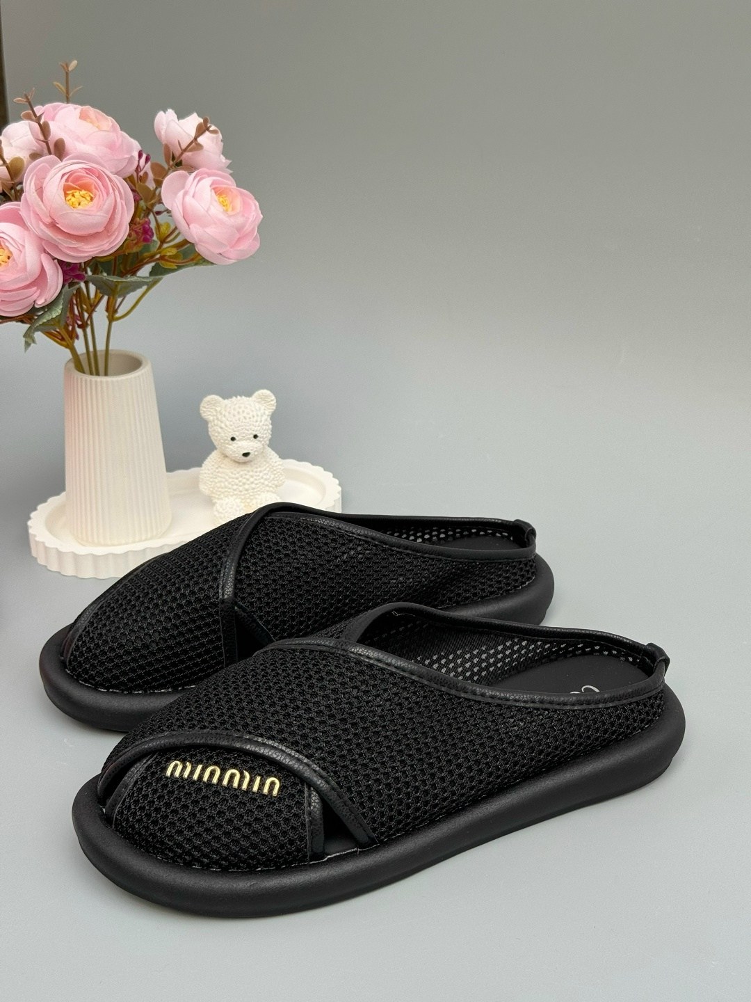 шлепанцы женские,шлёпанцы miu miu,,шлепки женские,шлепки miu miu