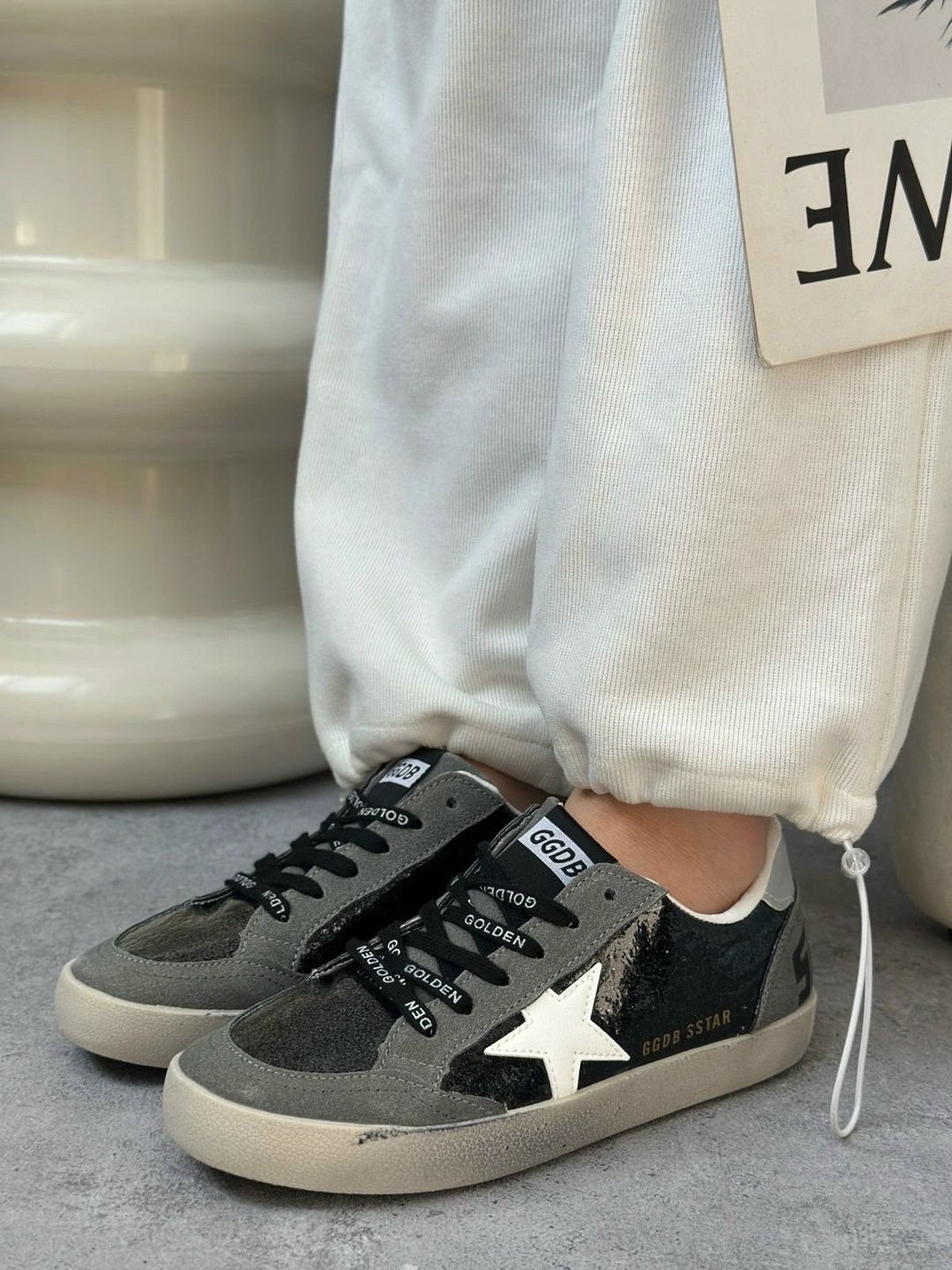 кеды super-star с блестками golden goose черный,,кеды golden goose,golden goose кеды hi star на платформе черный,стильные кеды