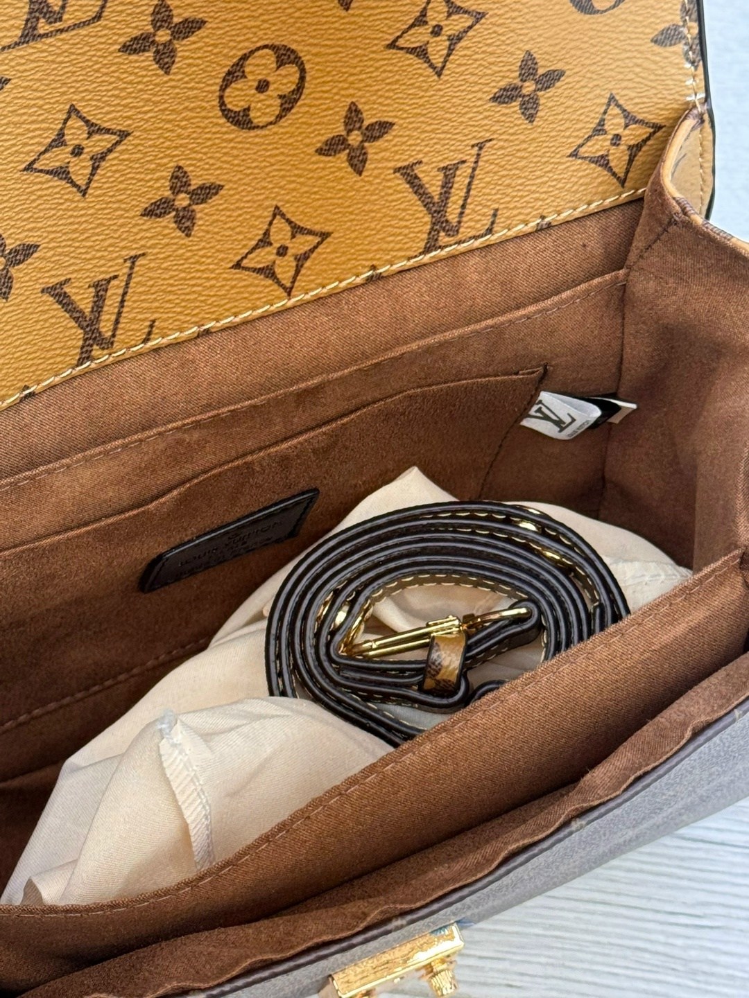 сумка pochette metis louis vuitton,сумка женская louis vuitton,сумка louis vuitton,кожаная сумка луи виттон louis vuitton pochette metis east west,louis vuitton pochette metis