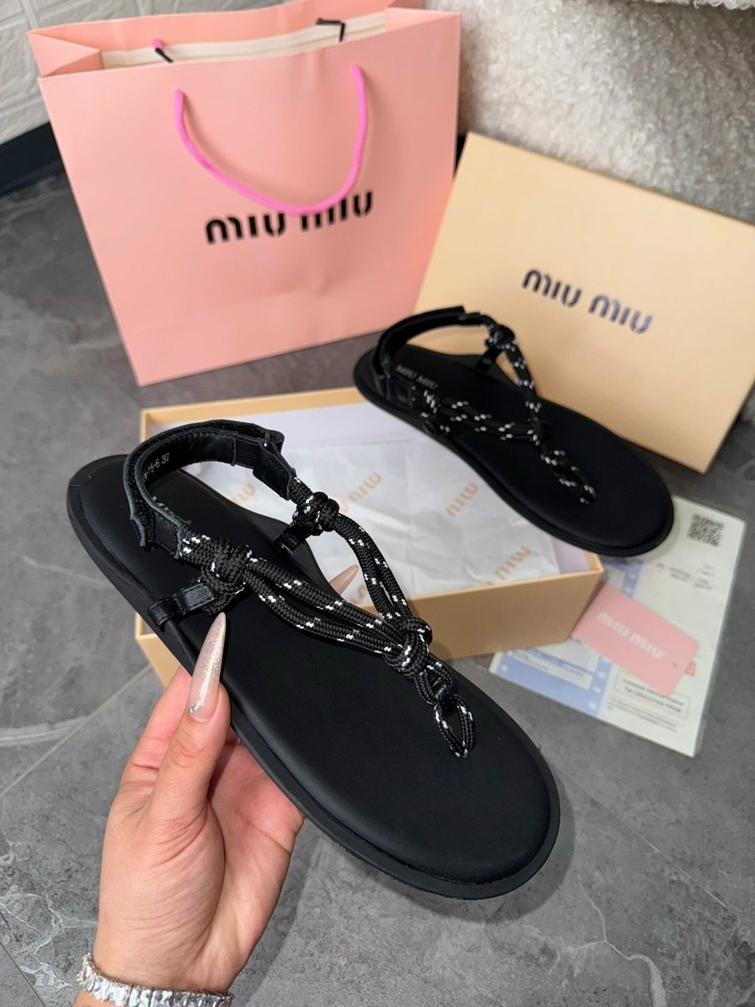 босоножки miu miu,сандалии miu miu, miu miu,шлепанцы miu miu,сандали босоножки
