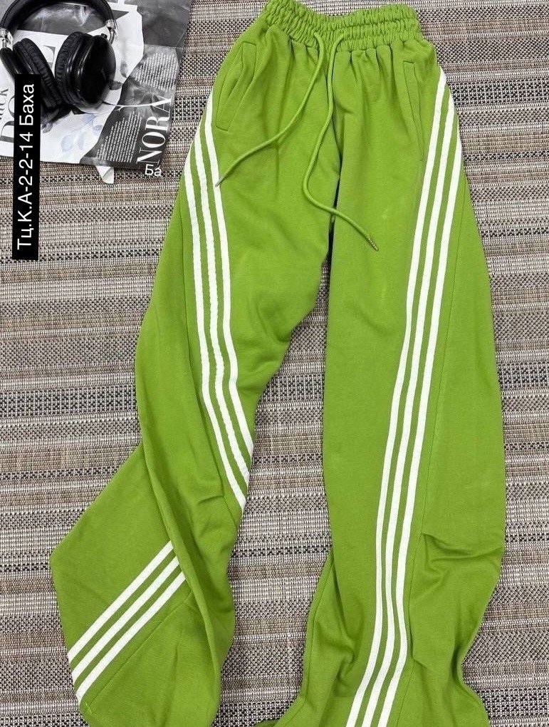 спортивные штаны женские широкие,брюки карго с лампасами широкие y2k styfash,спортивные женские штаны,спортивные брюки,штаны клеш спортивные