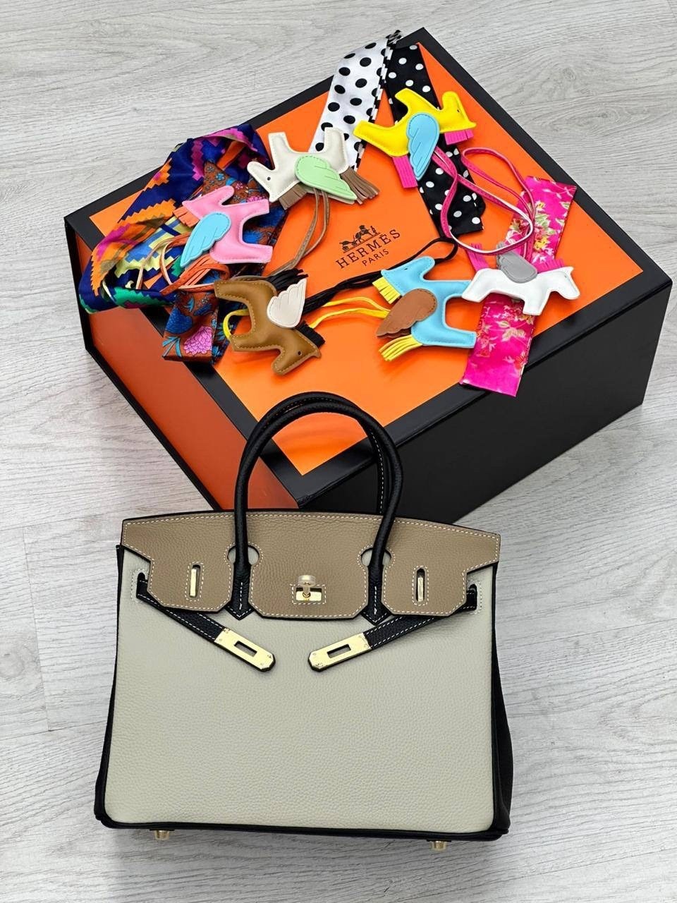 женская сумка hermes,сумка hermes,сумка hermes натуральная кожа 30х25,hermes birkin сумка,сумка hermes birkin 30-22 из натуральной кожи и канвы