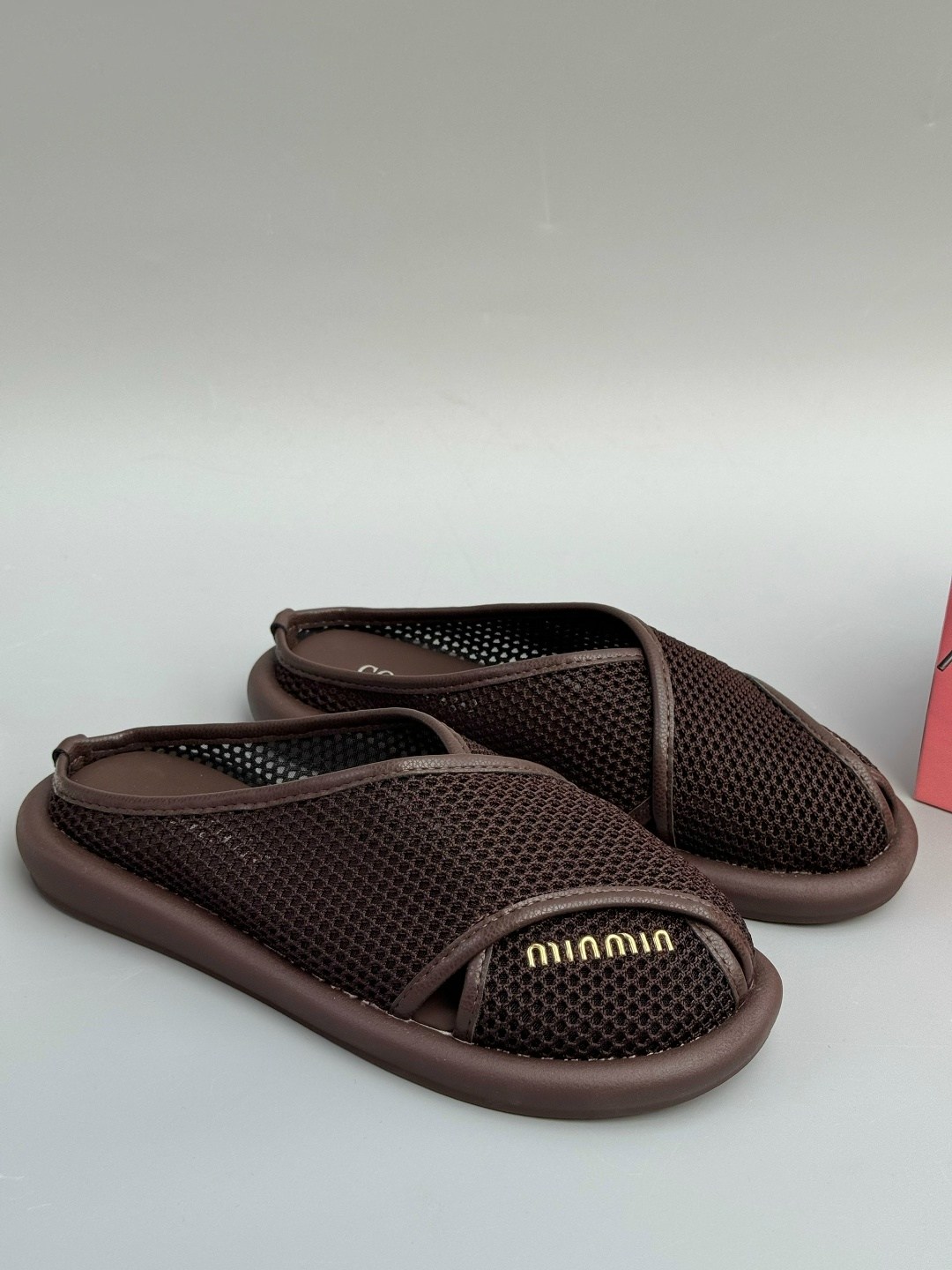 шлепанцы женские,шлёпанцы miu miu,,шлепки женские,шлепки miu miu