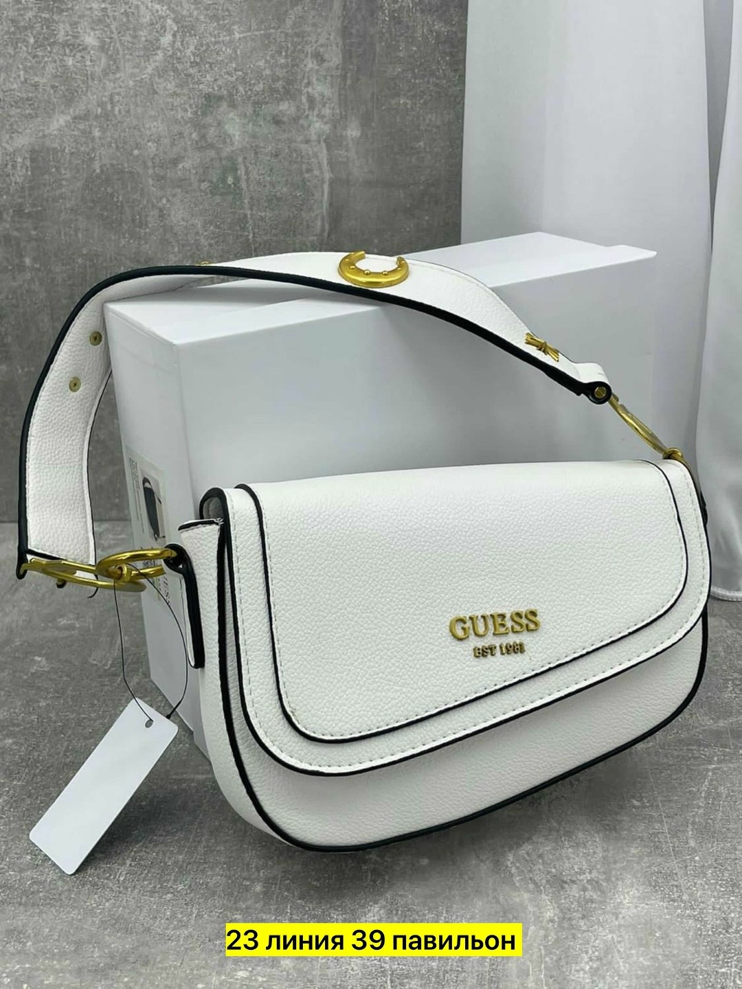 сумка седло guess,сумка женская guess,сумка guess,guess сумка седло женская,сумка на плечо guess
