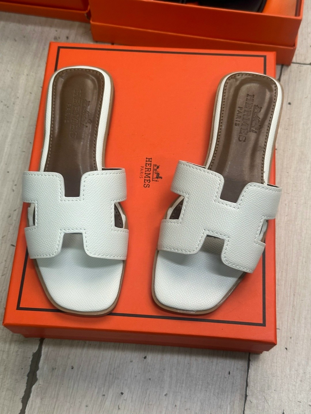 шлепанцы hermes,шлепки hermes,шлепки эрмес коричневые,тапочки hermes,