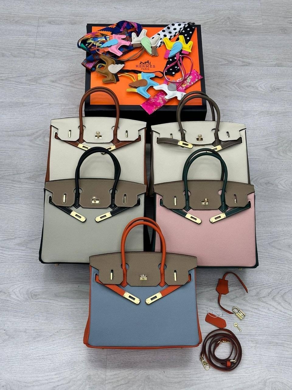 женская сумка hermes,сумка hermes,сумка hermes натуральная кожа 30х25,hermes birkin сумка,сумка hermes birkin 30-22 из натуральной кожи и канвы