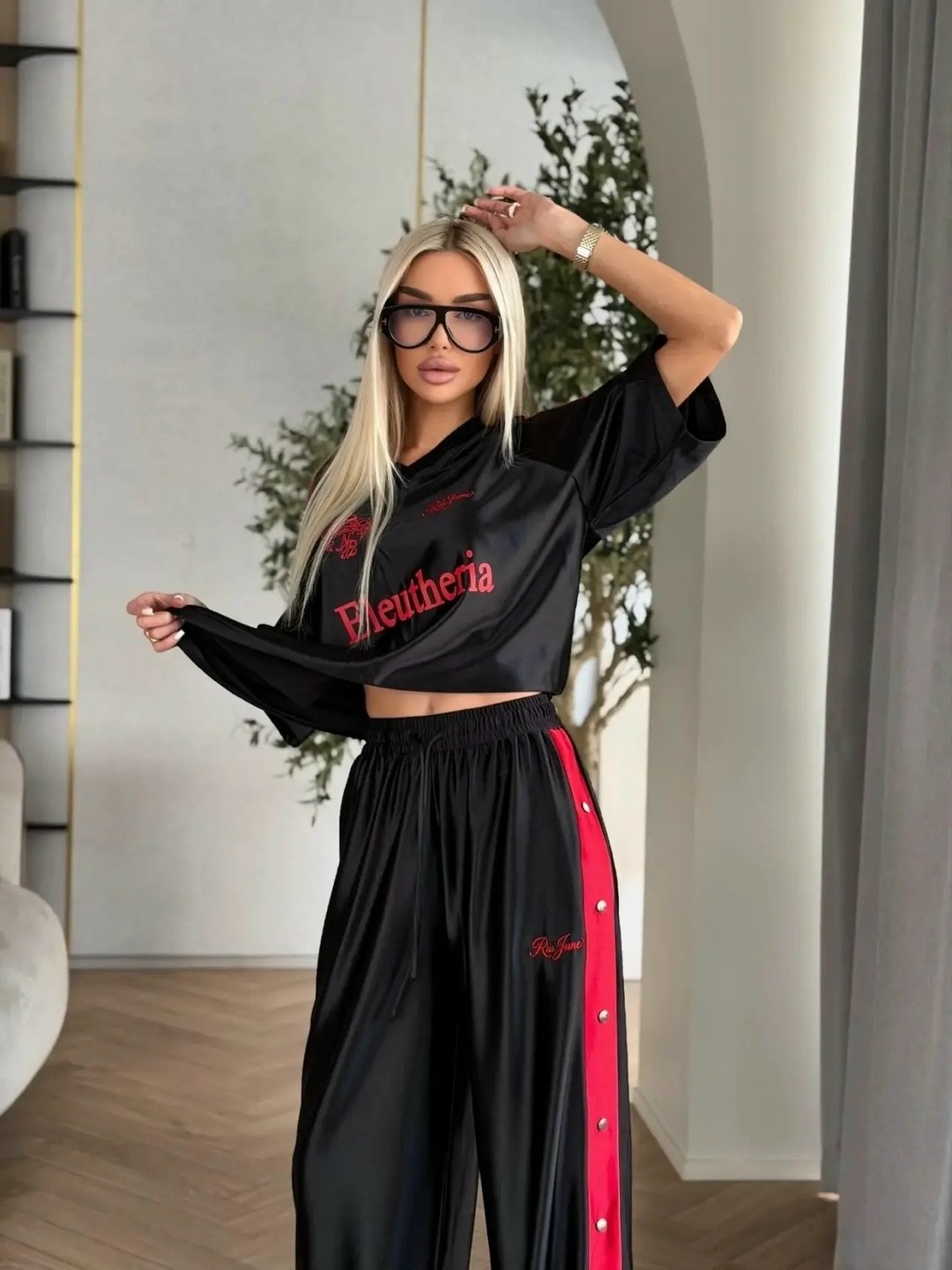 женские костюмы спортивные,спортивные костюм,спортивный костюм с лампасами,костюм спорт шик,костюм с лампасами
