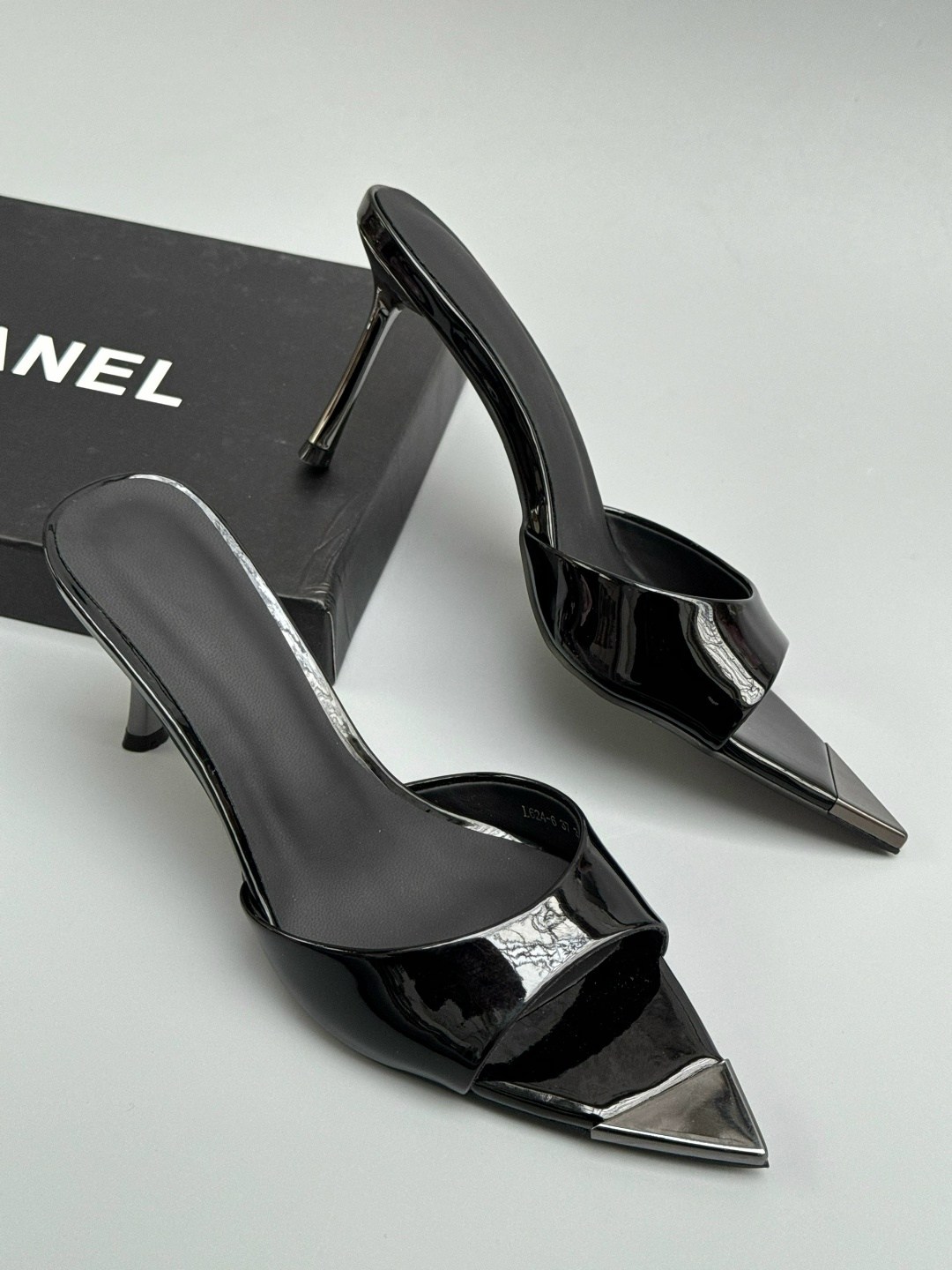,босоножки chanel,chanel  женская,босоножки шанель 2026,босоножки открытые