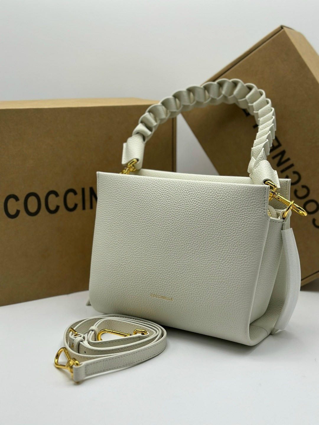 сумка coccinelle,сумка,сумка женская coccinelle,женская сумка,элегантная сумка