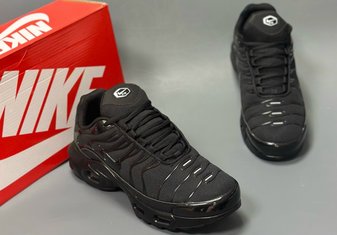кроссовки nike air max tn plus,nike tn air max plus black,кроссовки nike air max tn,кроссовки nike air max plus,nike air max plus tn