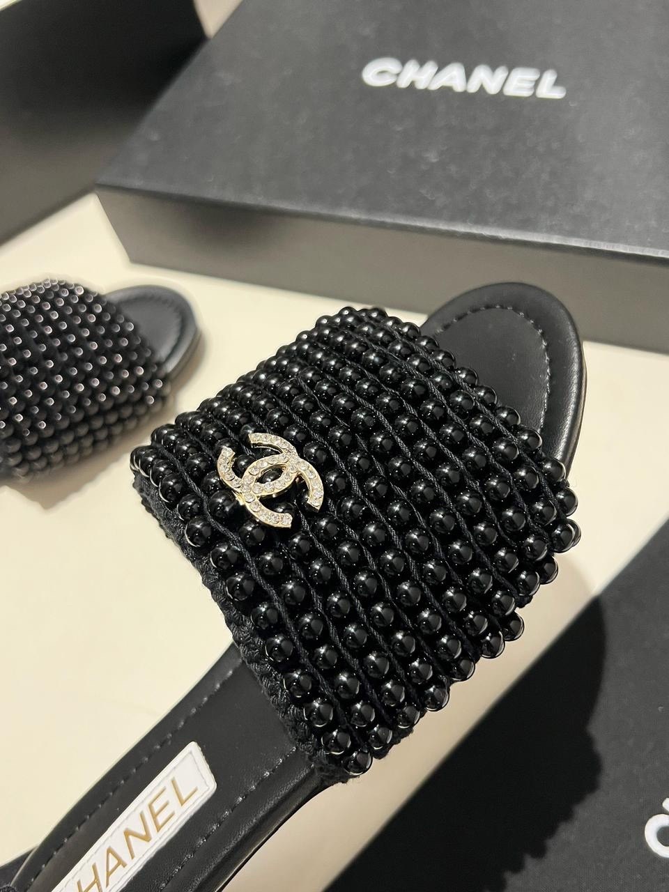 шлепанцы chanel,шлепки шанель,шлепки шанель белые,сандалии chanel,chanel шлепанцы женские