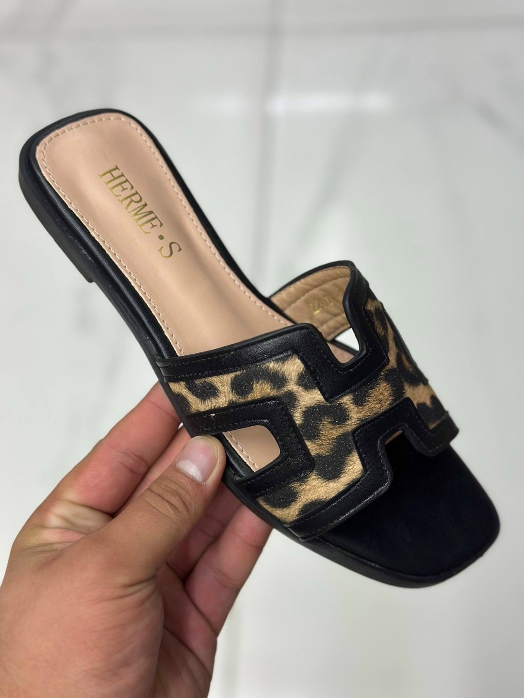 шлепанцы hermes,женские шлепанцы,,шлепки hermes женские,фенди шлепанцы