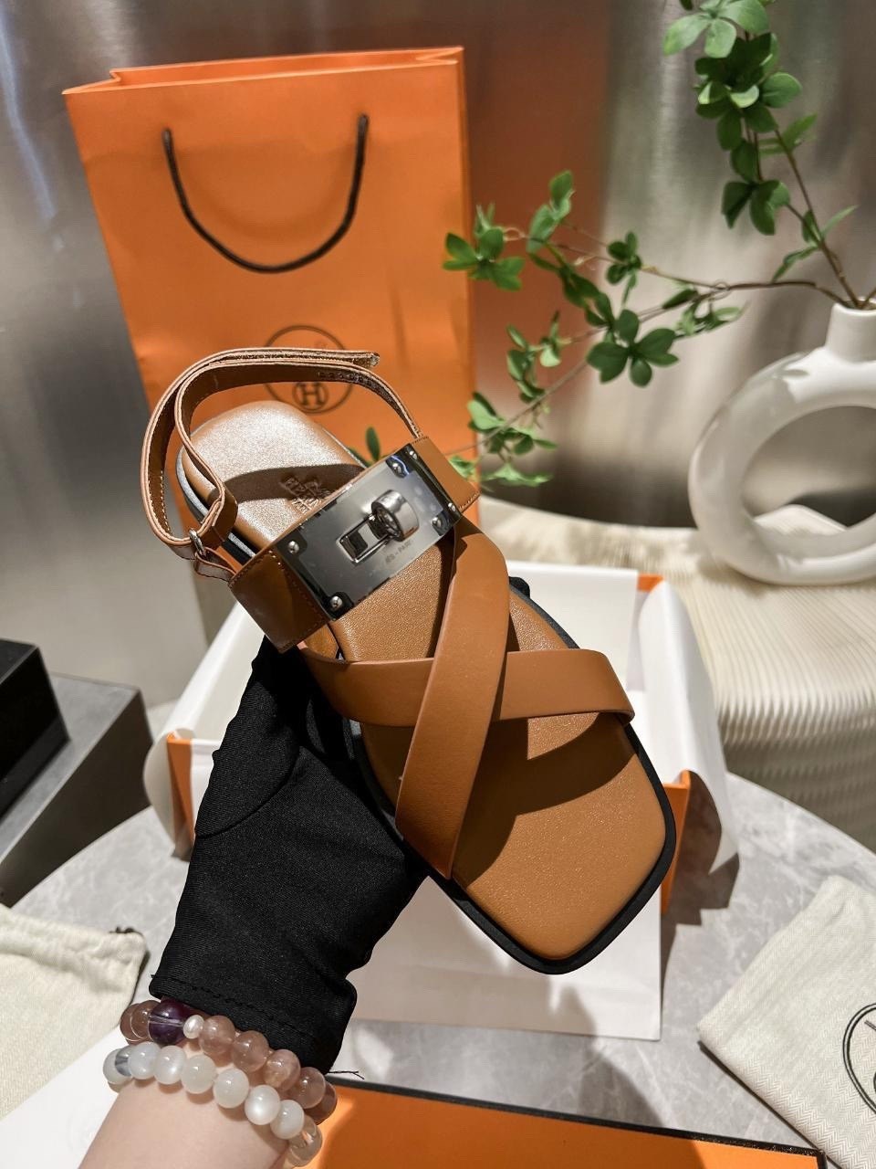 сандалии hermes,босоножки hermes,босоножки hermes женские,босоножки эрмес санторини,женские сандалии