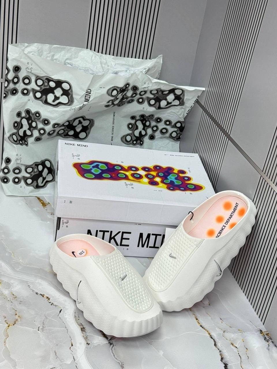 обувь,шлепанцы женские,кроссовки,сабо шлепанцы,тапочки yeezy
