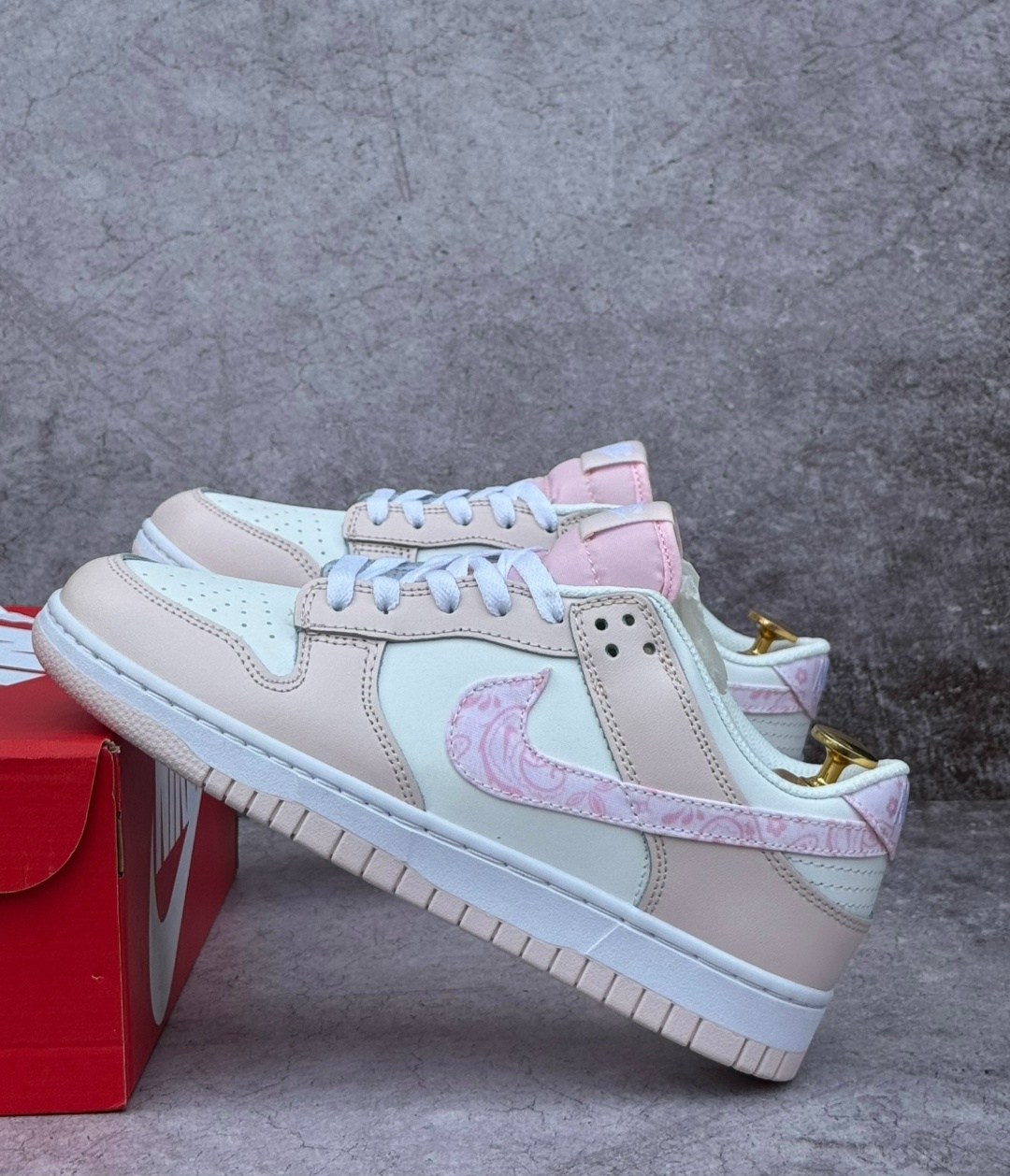 nike sb dunk low pink pigeon,кроссовки женские nike,кроссовки nike sb dunk low pink,кроссовки nike sb dunk low wmns pink / white,кроссовки розовые